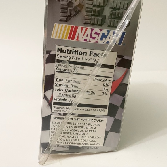 NASCAR Matt Kenseth #17 Hauler & Helmet PEZ Dispensers Gift Set - Picture 6 of 16